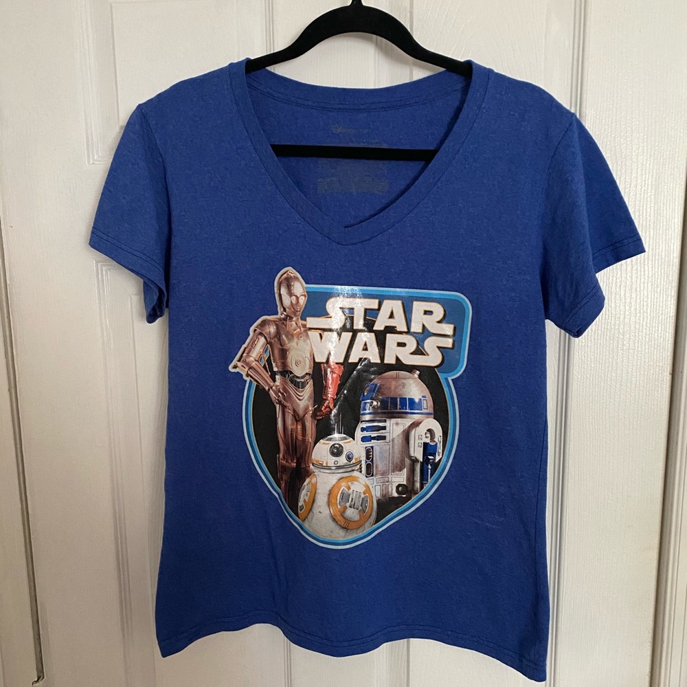 Disney Store Star Wars v-neck shirt LARGE